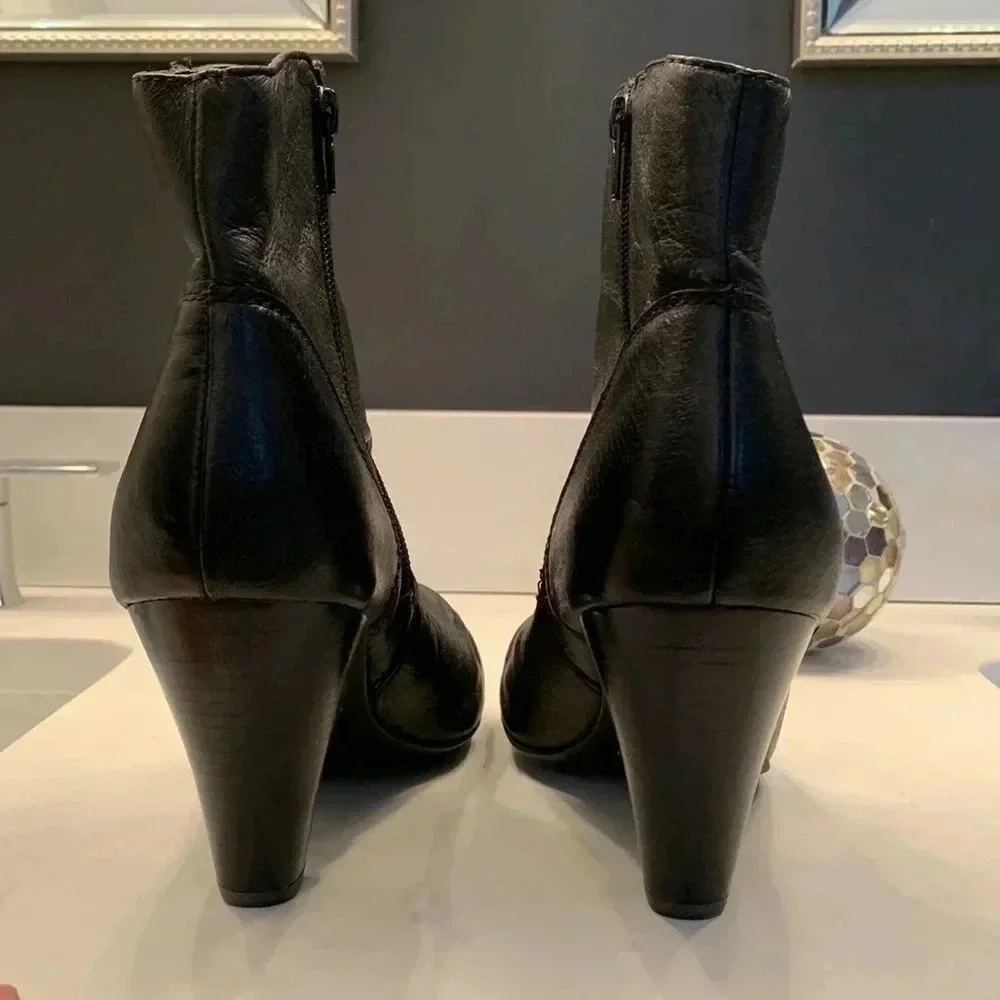 a.n.a  9W black leather ankle boots - Picture 4 of 7